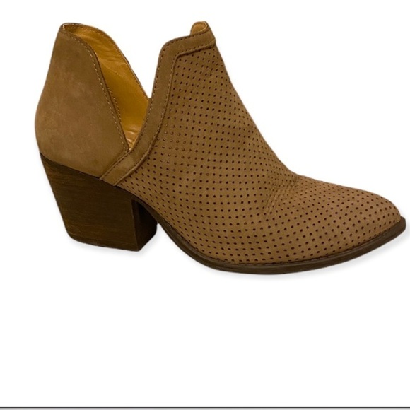 STEVE MADDEN Amerisa Leather Booties Boot Brown Block Heel Sz 8 Taupe Perforated - Picture 1 of 9